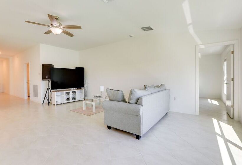 Bright Port Charlotte Home   2 Mi To Beach!