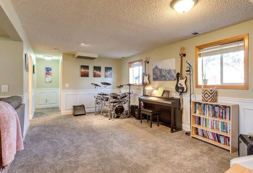 Furnished Deck + Fire Pit: Thornton Family Retreat