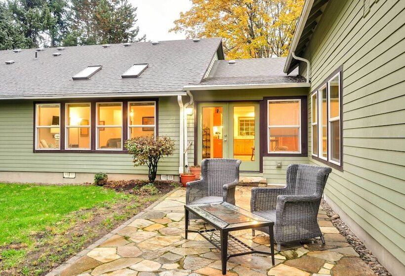 Dog Friendly Milwaukie Home: 9 Mi To Dtwn Portland