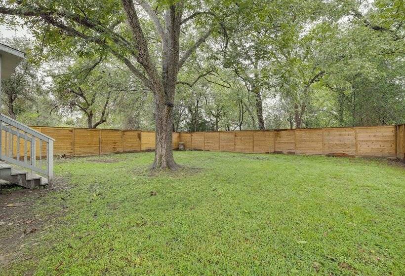 Gated Houston Home W/ Large Yard: 4 Mi To Downtown