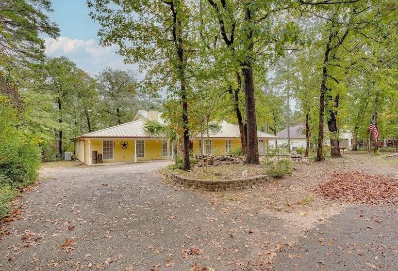 Holly Lake Retreat W/ 3 Community Pools & Yard