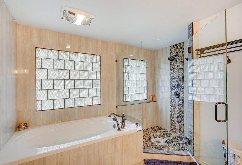 Holly Lake Retreat W/ 3 Community Pools & Yard