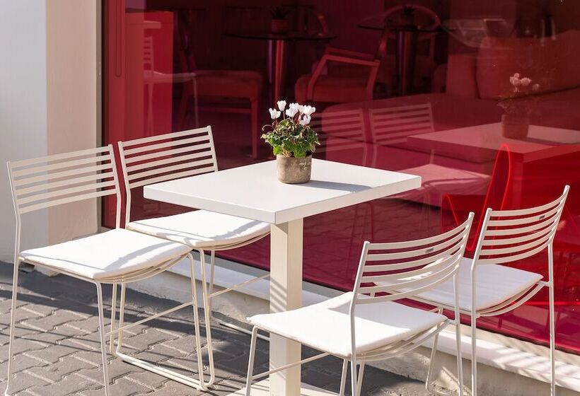 هتل Afrodite Suites