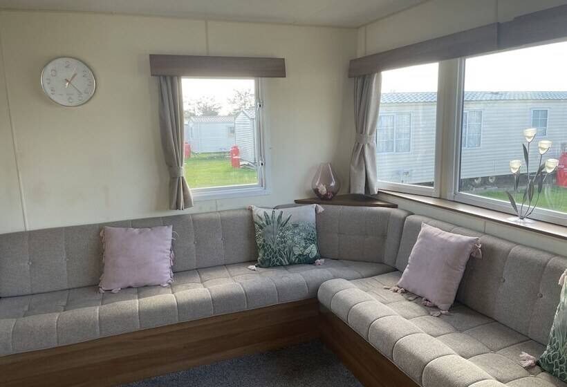 فندق Captivating 2 Bed Caravan In Clacton On Sea