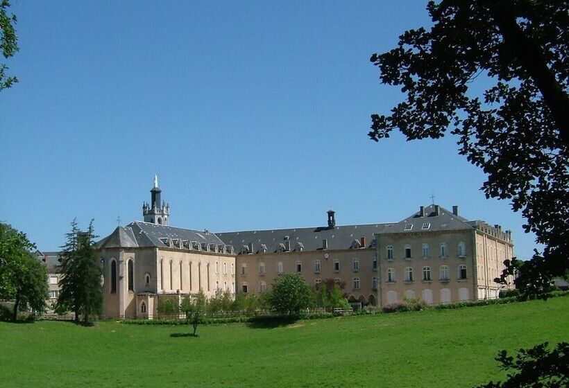 هتل Le Grand Couvent De Gramat