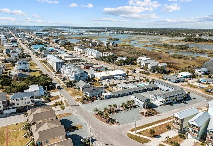 ホテル Loggerhead Inn & Suites