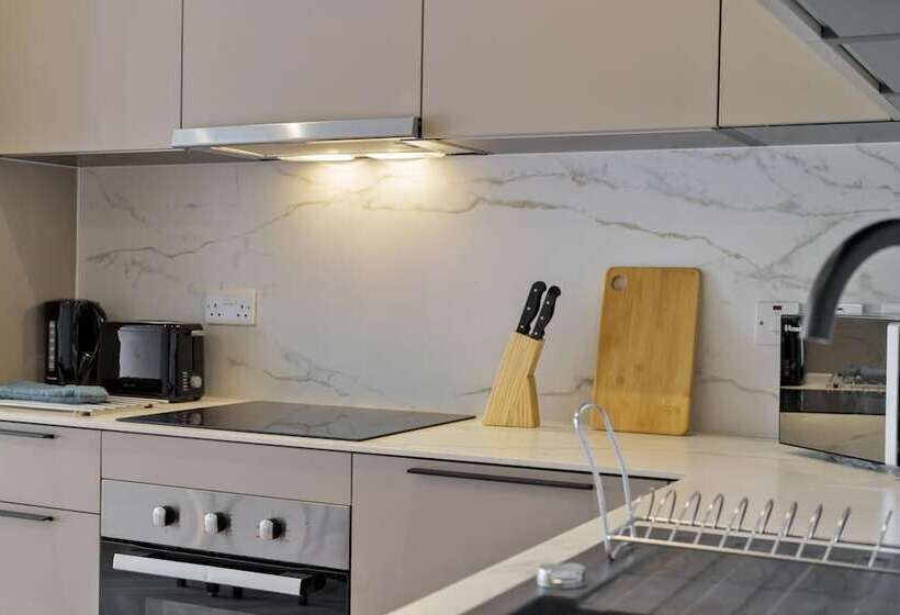 Отель Oyo Fine B&b