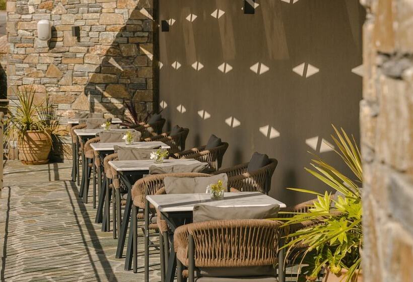ホテル Paramithenio Village Beach Resort & Spa