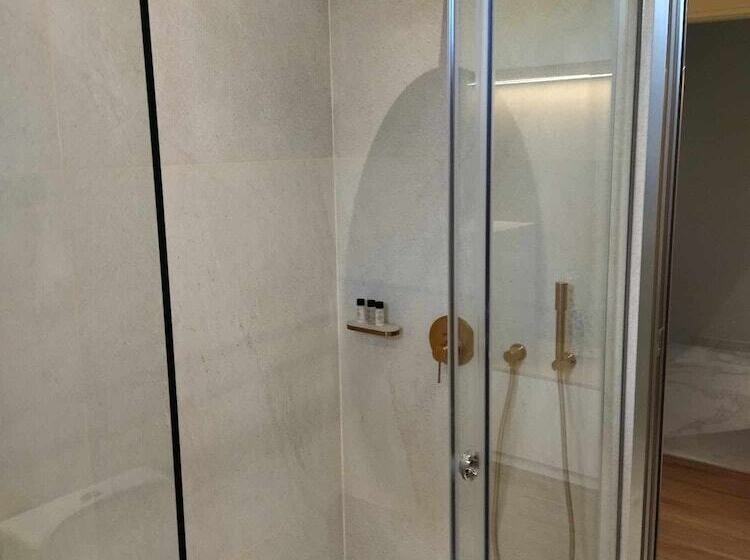 هتل Piazza Suites