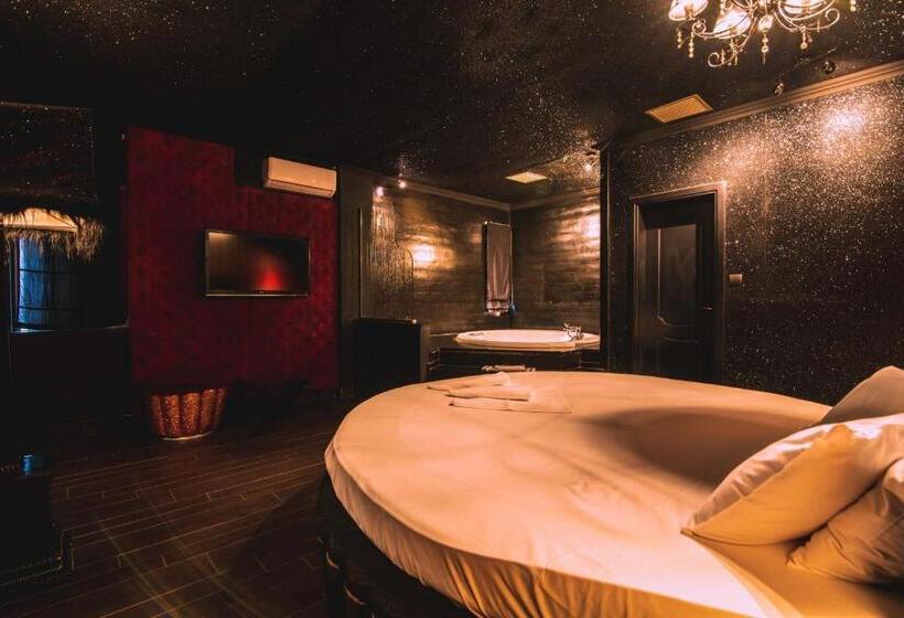 فندق Ruby Rooms Kifisia   Adults Only