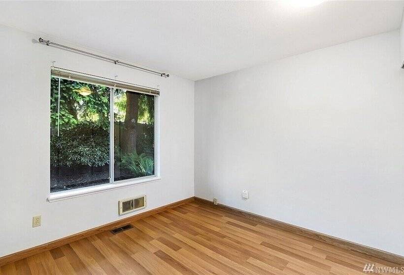 هتل روستایی Terrific Townhouse