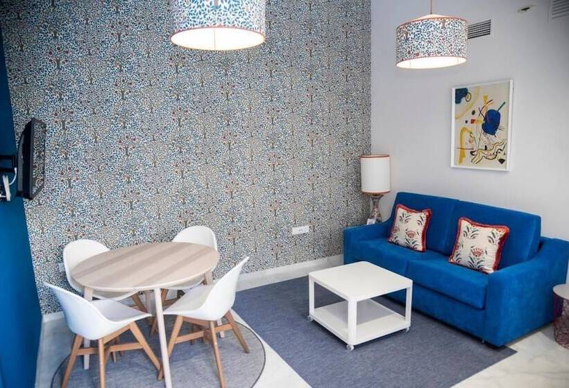 هتل Smartr Sevilla Las Dueñas