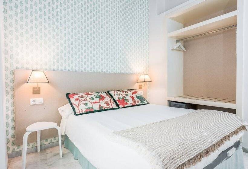 هتل Smartr Sevilla Las Dueñas