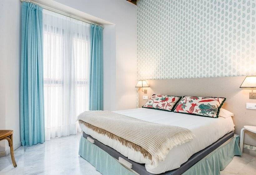 هتل Smartr Sevilla Las Dueñas