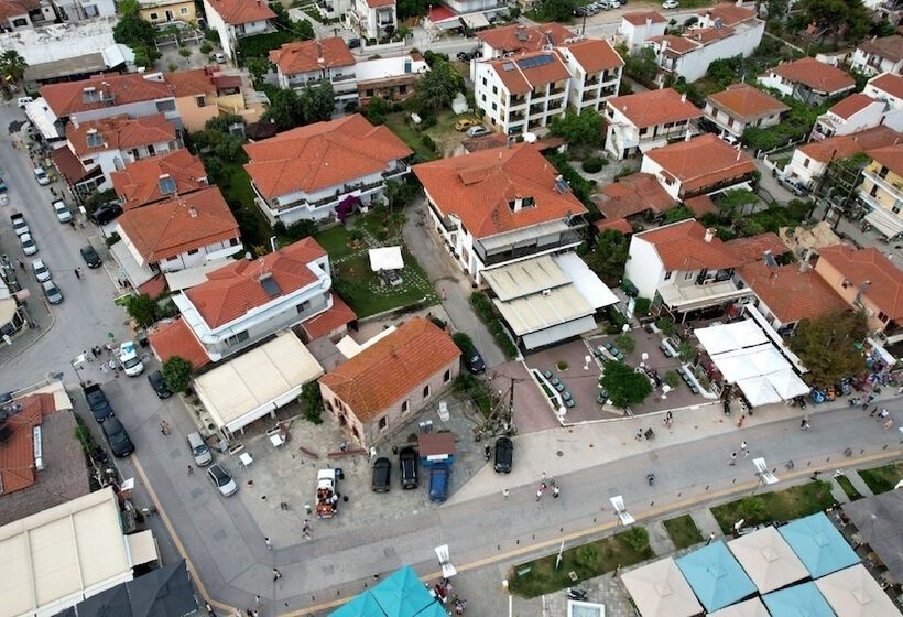 هتل Studio Nikiti Beach