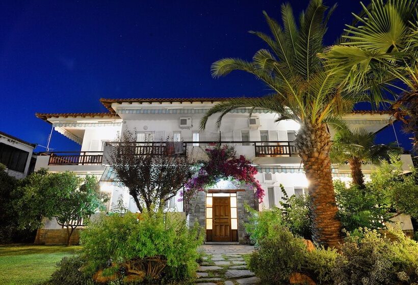 هتل Studio Nikiti Beach