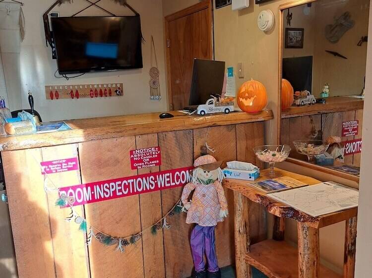 فندق The Woodsman Country Lodge