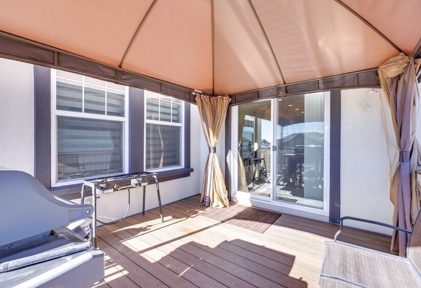 Impressive Peyton Home With Deck!