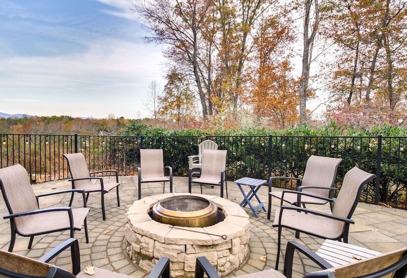 Inviting Charlottesville Retreat W/ Pool & Hot Tub