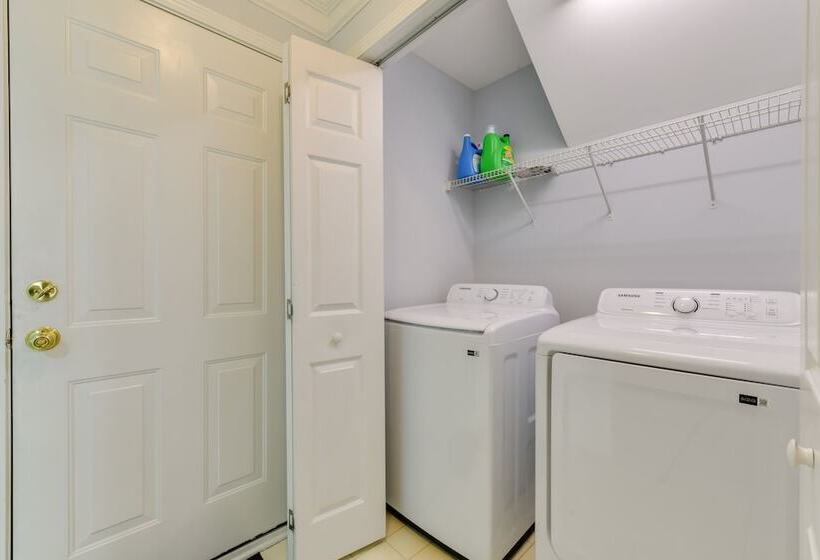 Charlotte Home ~ 11 Mi To Downtown!