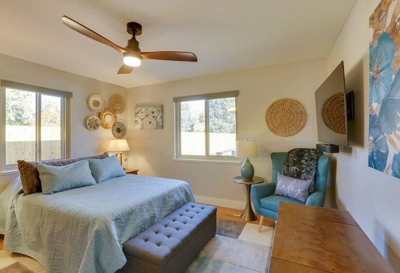 Modern Wheat Ridge Home W/ Private Hot Tub & Sauna