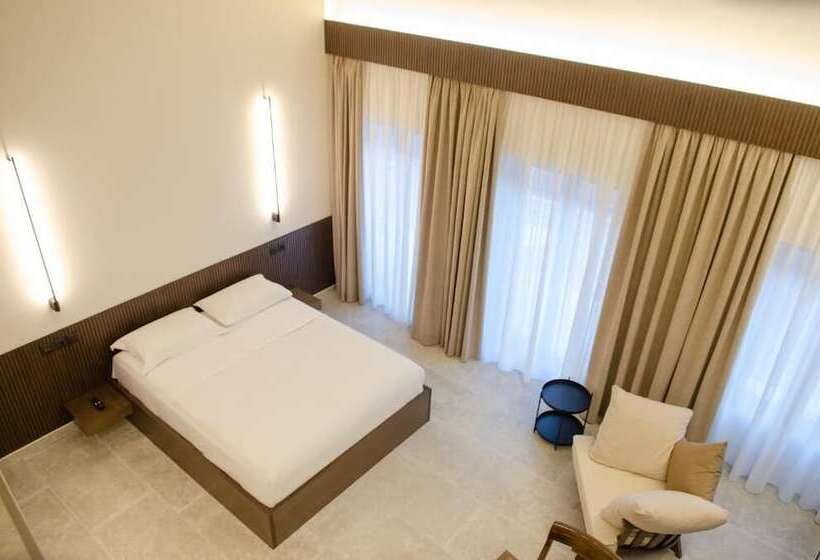 פנסיון Leone Suites