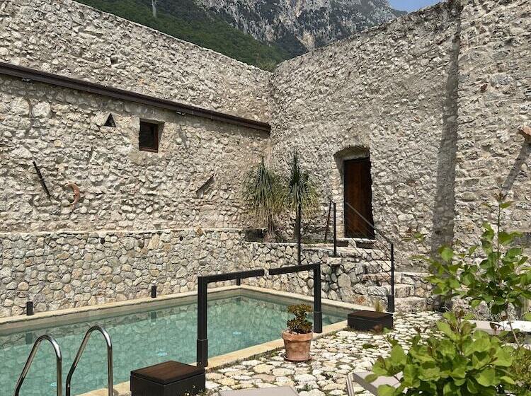 پانسیون Villa Del Lis