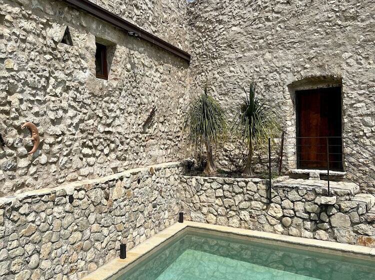 پانسیون Villa Del Lis