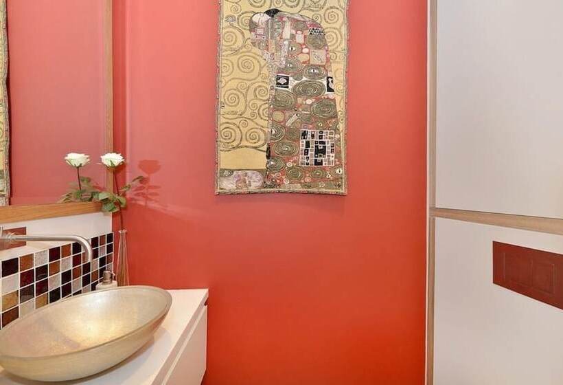 اقامتگاه Charming 3 Bed House In London