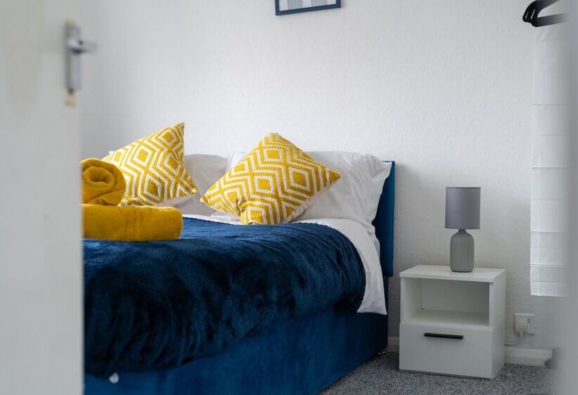 レジデンス Impeccable 3 Bed House In Abbeywood