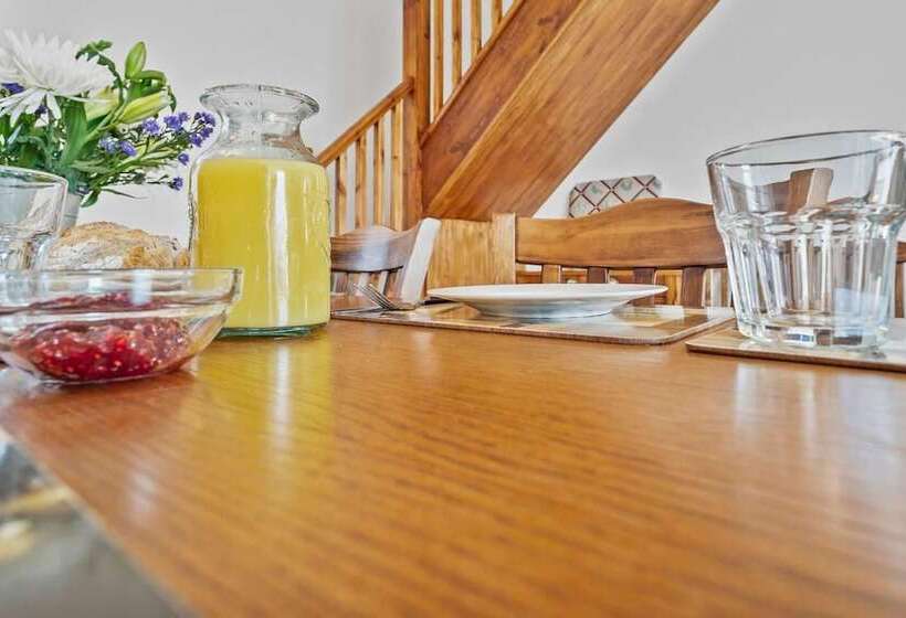 إقامة Lovely 2 Bed House In Canterbury