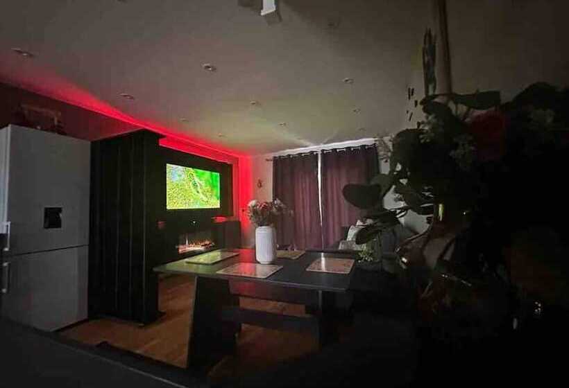 Резиденция Remarkable 2 Bed House In Northolt
