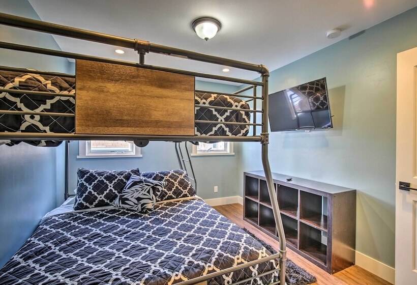 San Diego Home   Walk To Sail Bay & Mission Beach!