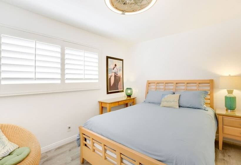 San Diego Home W/ Deck: Walk To Mission Beach!