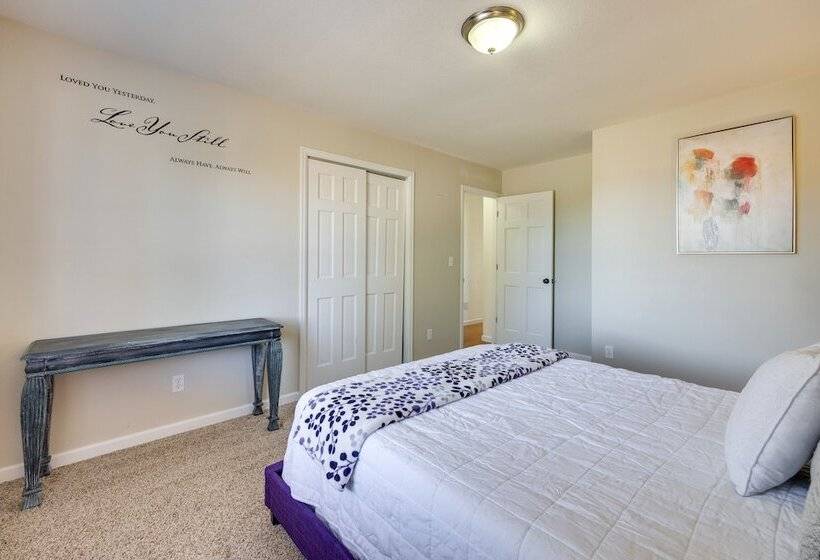Spacious Colorado Springs Home With Fire Pit!