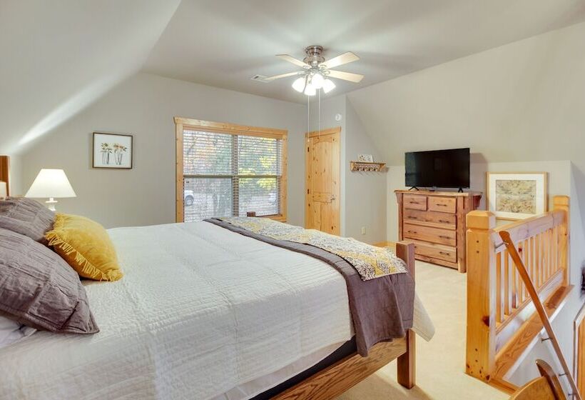 Ellijay Cabin W/ Hot Tub & Mountain Views