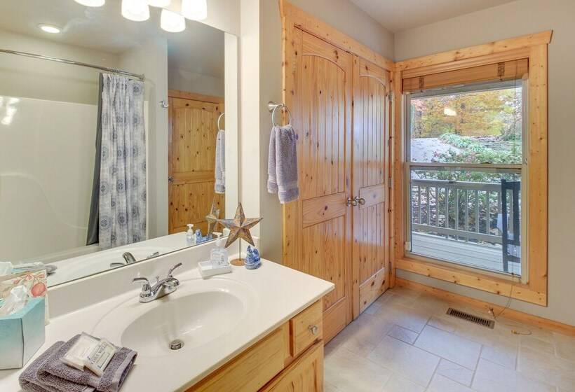 Ellijay Cabin W/ Hot Tub & Mountain Views