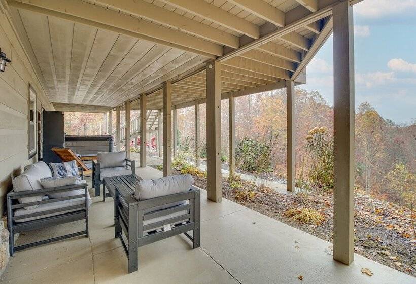 Ellijay Cabin W/ Hot Tub & Mountain Views