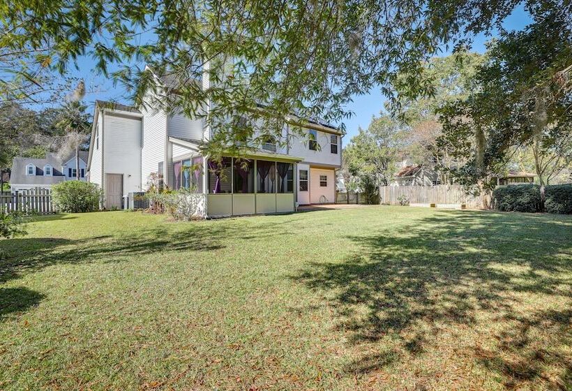 Spacious North Charleston Home W/ Screened Patio!