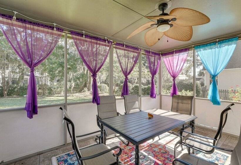 Spacious North Charleston Home W/ Screened Patio!