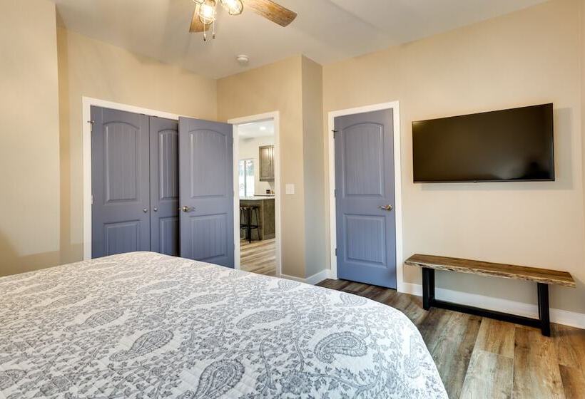 Spacious + Serene Camdenton Home W/ Hot Tub!