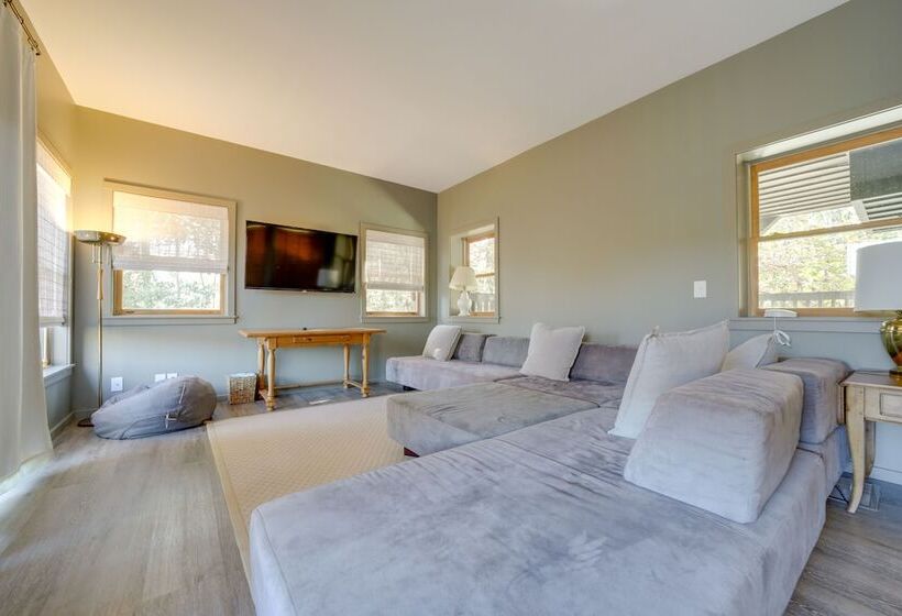 Stunning Cashiers Vacation Home W/ Mountain Views!