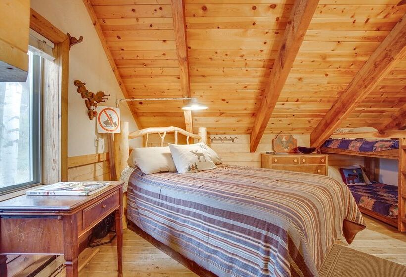 Tree Lined Mccall Cabin: Walk To Payette River!