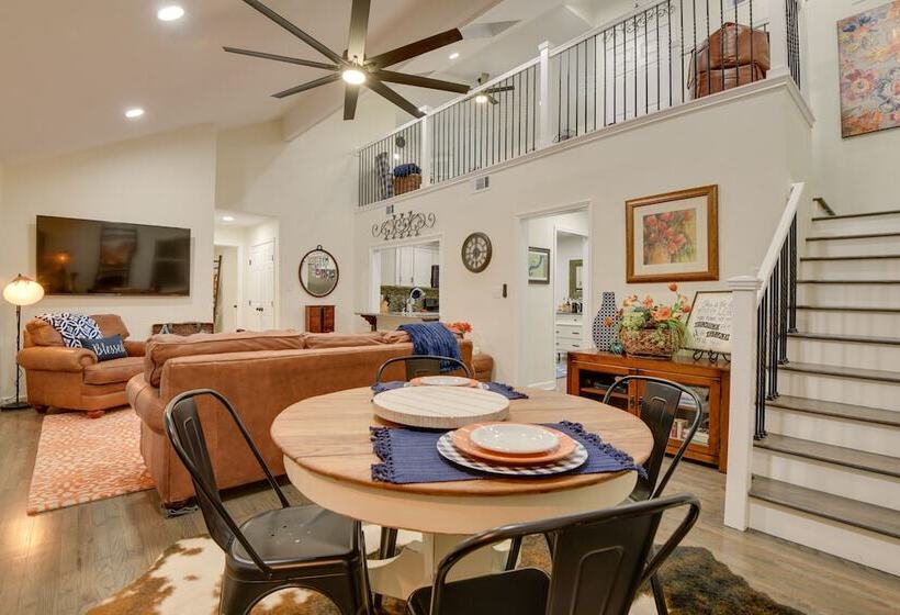 Updated Granbury Home In Historic District!