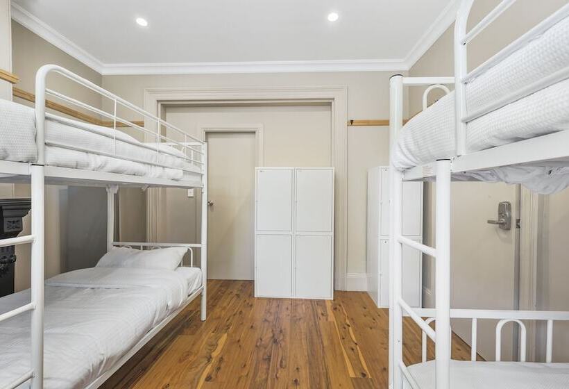 هاستل Venus Surry Hills   Female Only