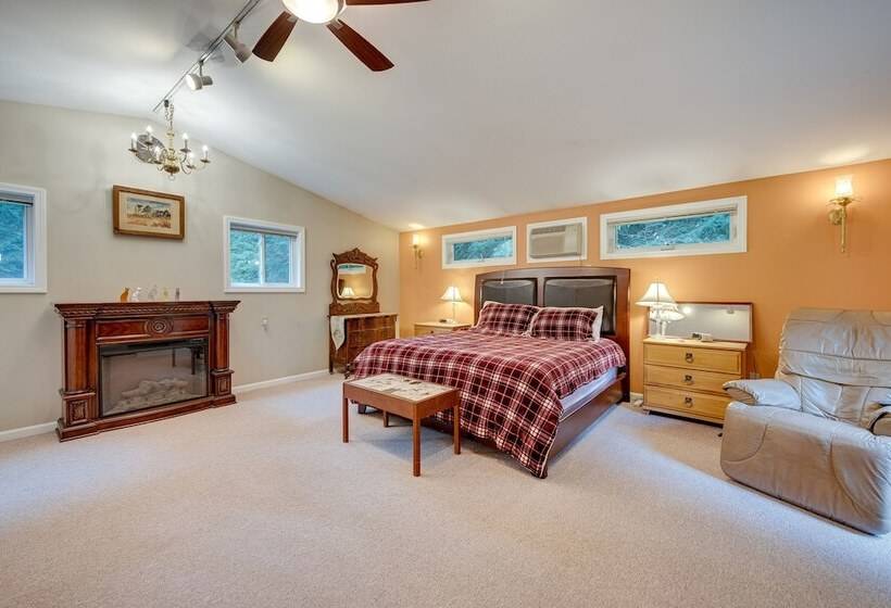 Waterfront Lake Arrowhead Cabin W/ Dock & Fire Pit