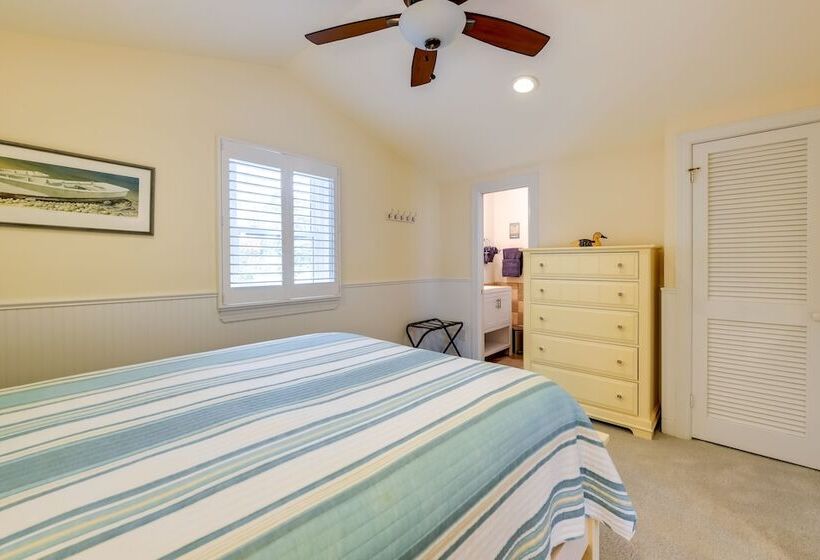 Waterfront Topping Vacation Home W/ Boat Dock!