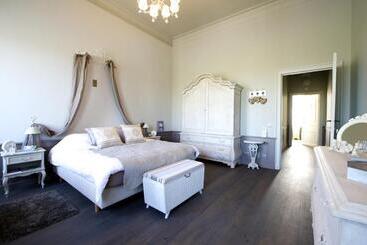 تختخواب و صبحانه Le Petit Chateau Vaartdijk