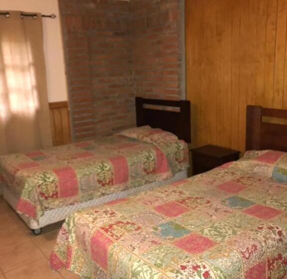 هتل Cabañas Hosteria De Vilches