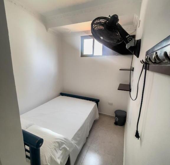 هتل California Tropical